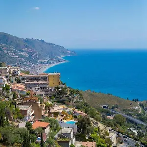 La Casa Gialla Bed & Breakfast Taormina